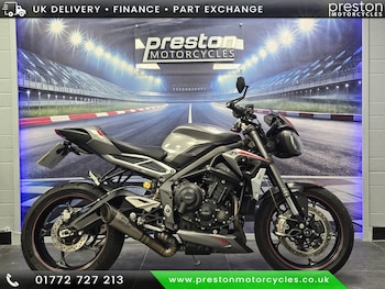 Used Triumph STREET TRIPLE 765 RS 2020 for sale - bike-78165390: Photo