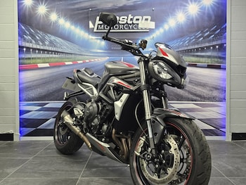 Used Triumph STREET TRIPLE 765 RS 2020 for sale - bike-78165390: Photo