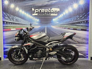 Used Triumph STREET TRIPLE 765 RS 2020 for sale - bike-78165390: Photo