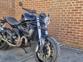 Used Ducati Monster 821 2015 for sale - bike-78169075: Photo
