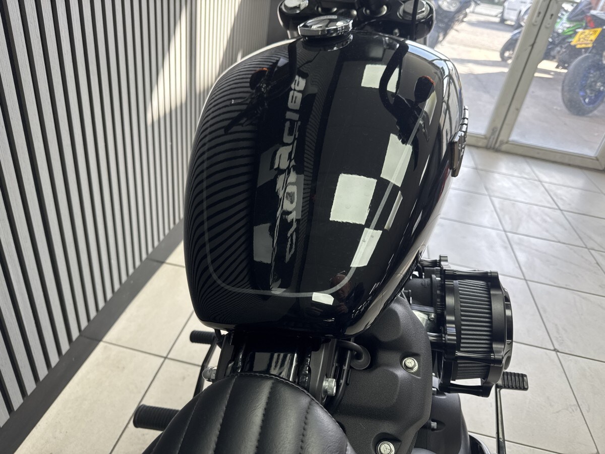 Harley-Davidson STREET BOB FXXB 1745 19