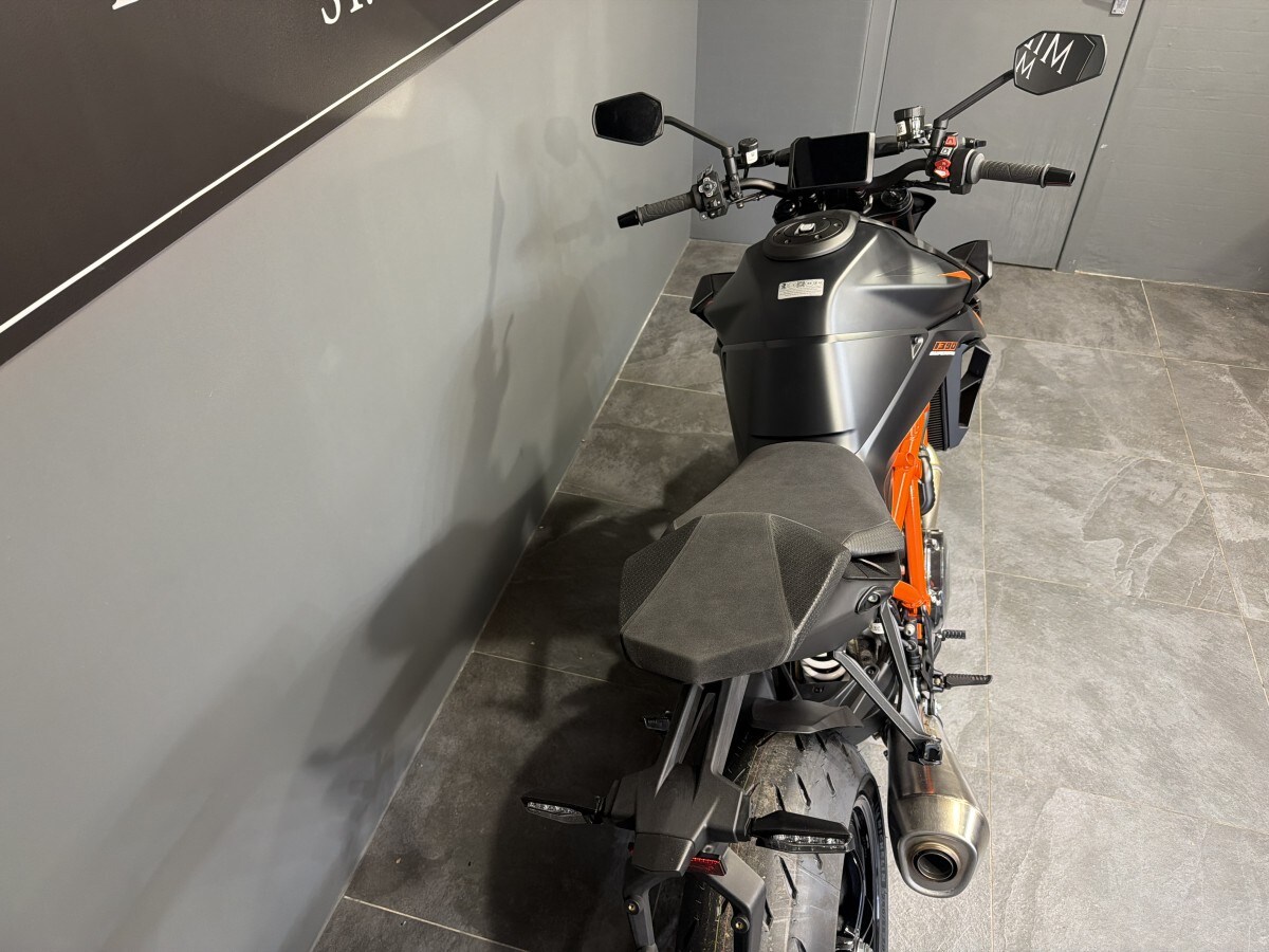 KTM 1390 SUPERDUKE R EVO ORANGE ONLY