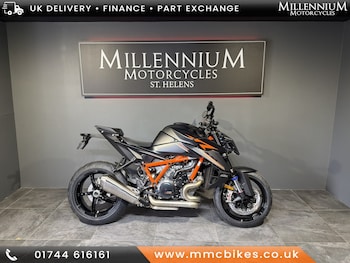 Used KTM 1390 SUPERDUKE R EVO ORANGE ONLY undefined for sale - bike-77867495: Photo