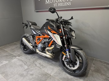 Used KTM 1390 SUPERDUKE R EVO ORANGE ONLY undefined for sale - bike-77867495: Photo