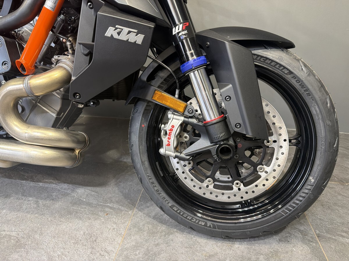 KTM 1390 SUPERDUKE R EVO ORANGE ONLY