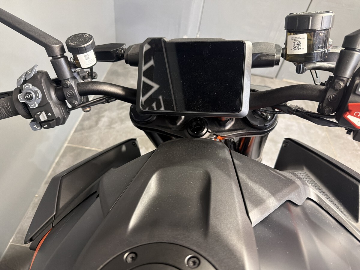 KTM 1390 SUPERDUKE R EVO ORANGE ONLY