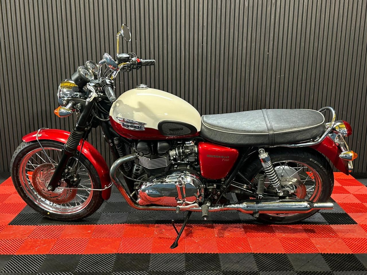Used Triumph Bonneville T100 for sale - 78640115: Photo 10