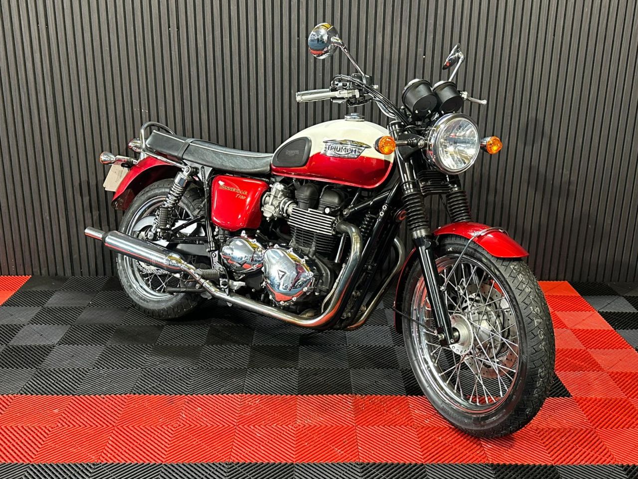 Used Triumph Bonneville T100 for sale - 78640115: Photo 8