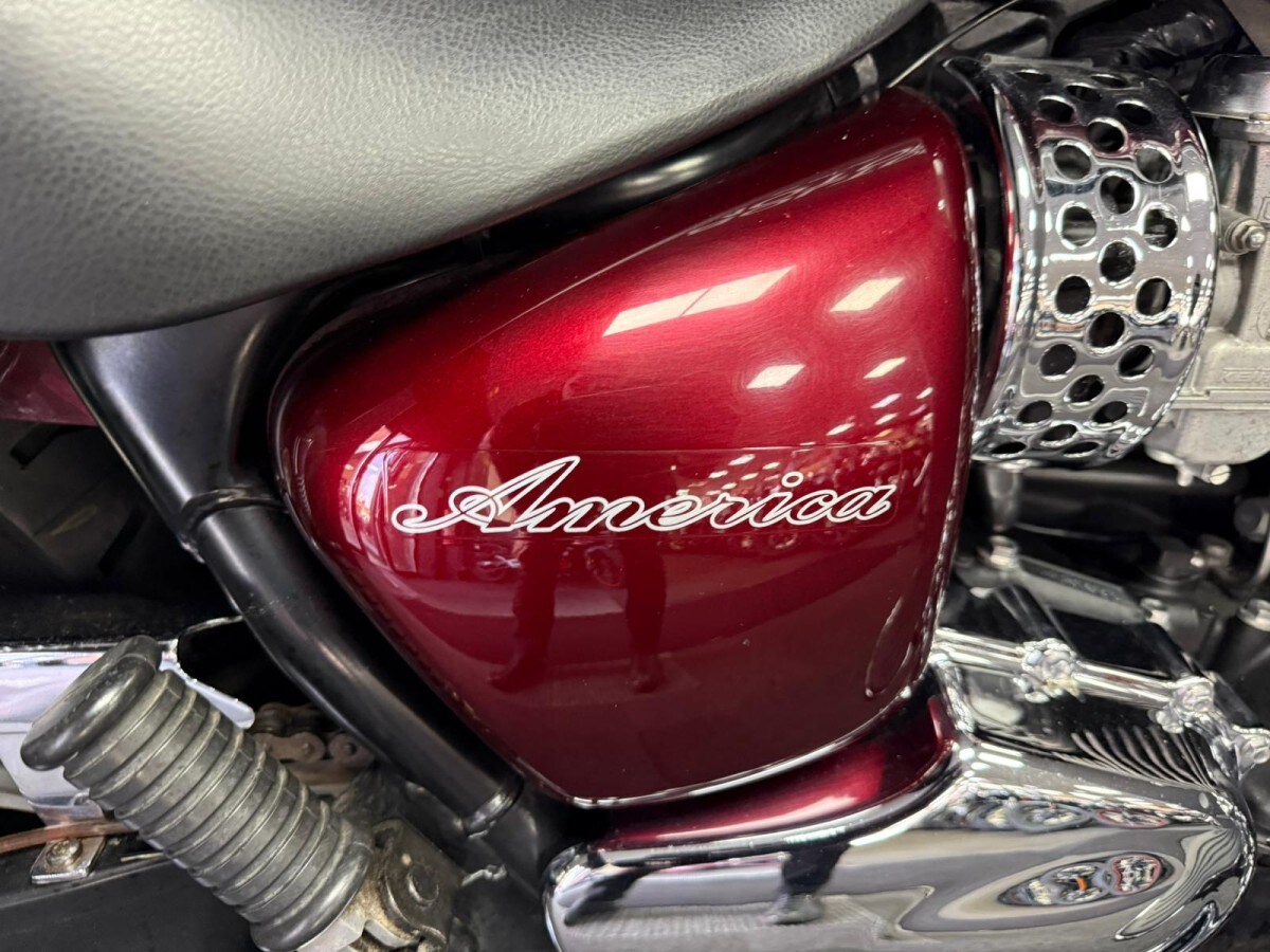 Triumph BONNEVILLE AMERICA 8