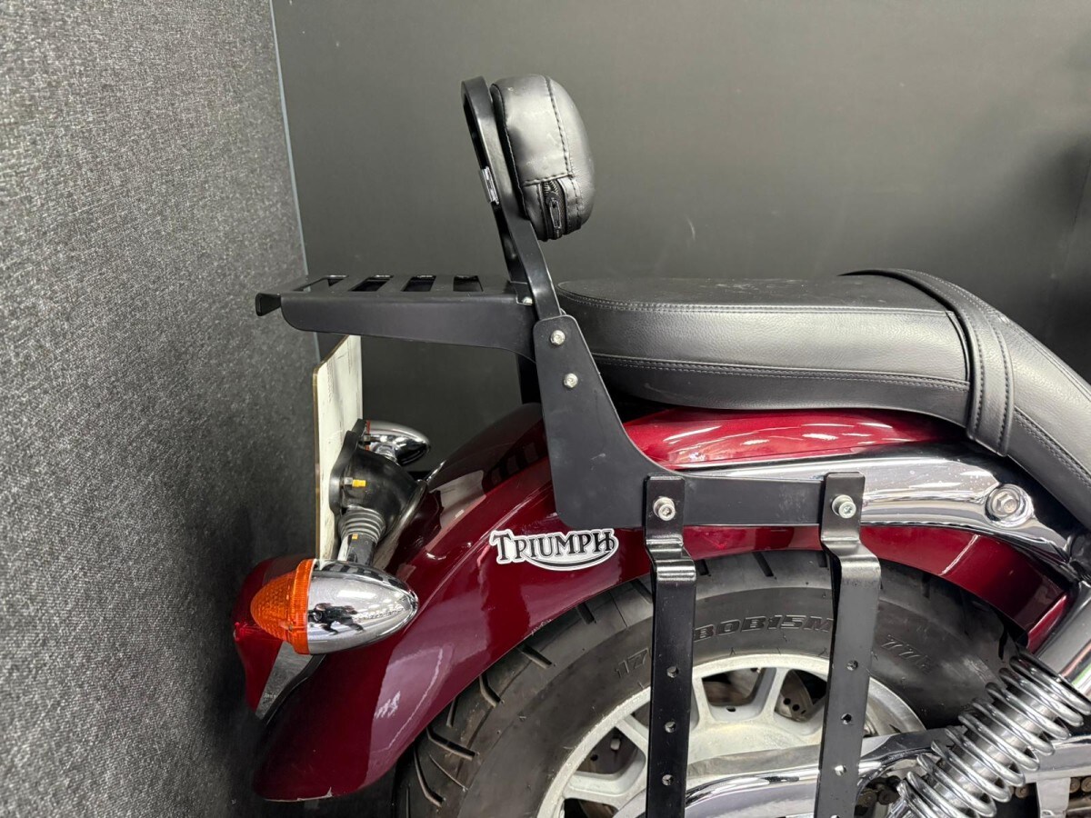 Triumph BONNEVILLE AMERICA 8