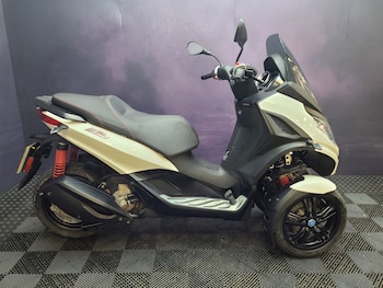 Used Piaggio MP3 2022 for sale - bike-78386313: Photo