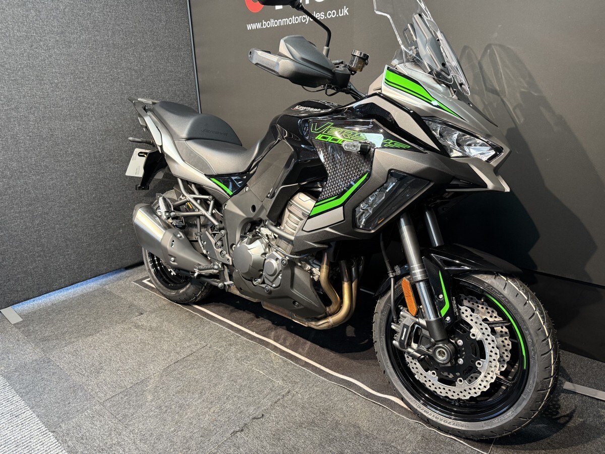 Kawasaki Versys 1000 SE KLZ1000DRFNN BK1/GY1