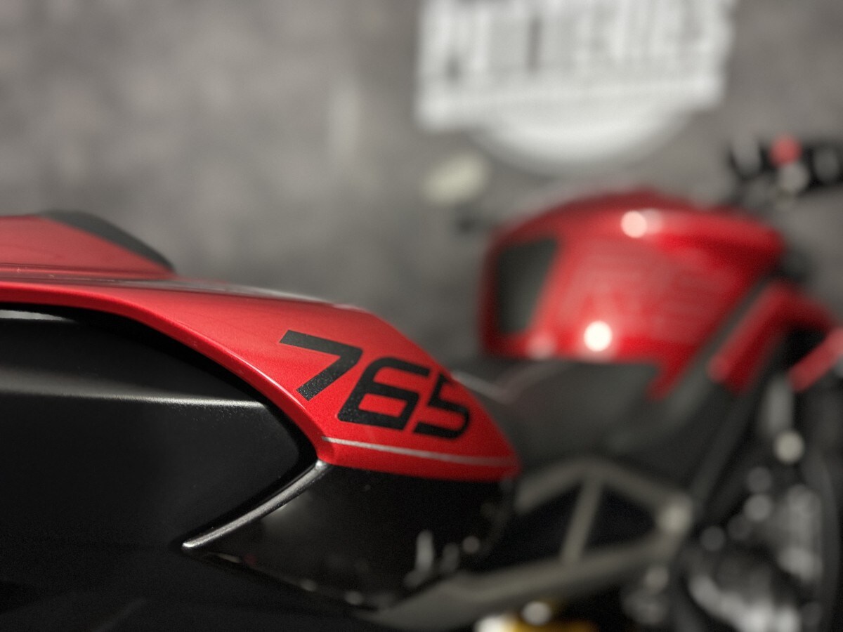 Triumph STREET TRIPLE RS