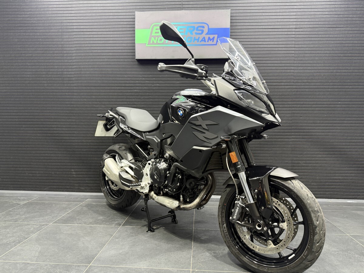 BMW F 900 XR TE Triple Black