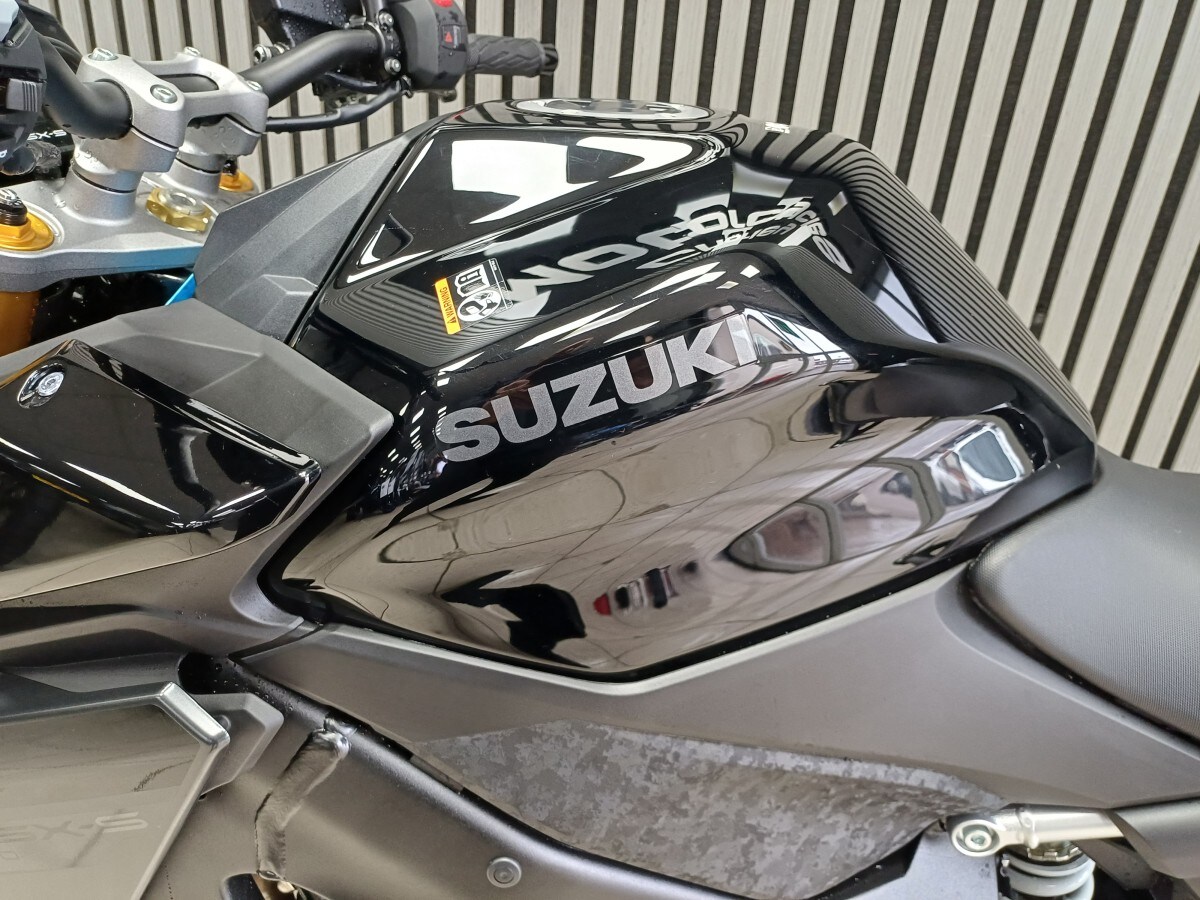 Suzuki GSXS1000