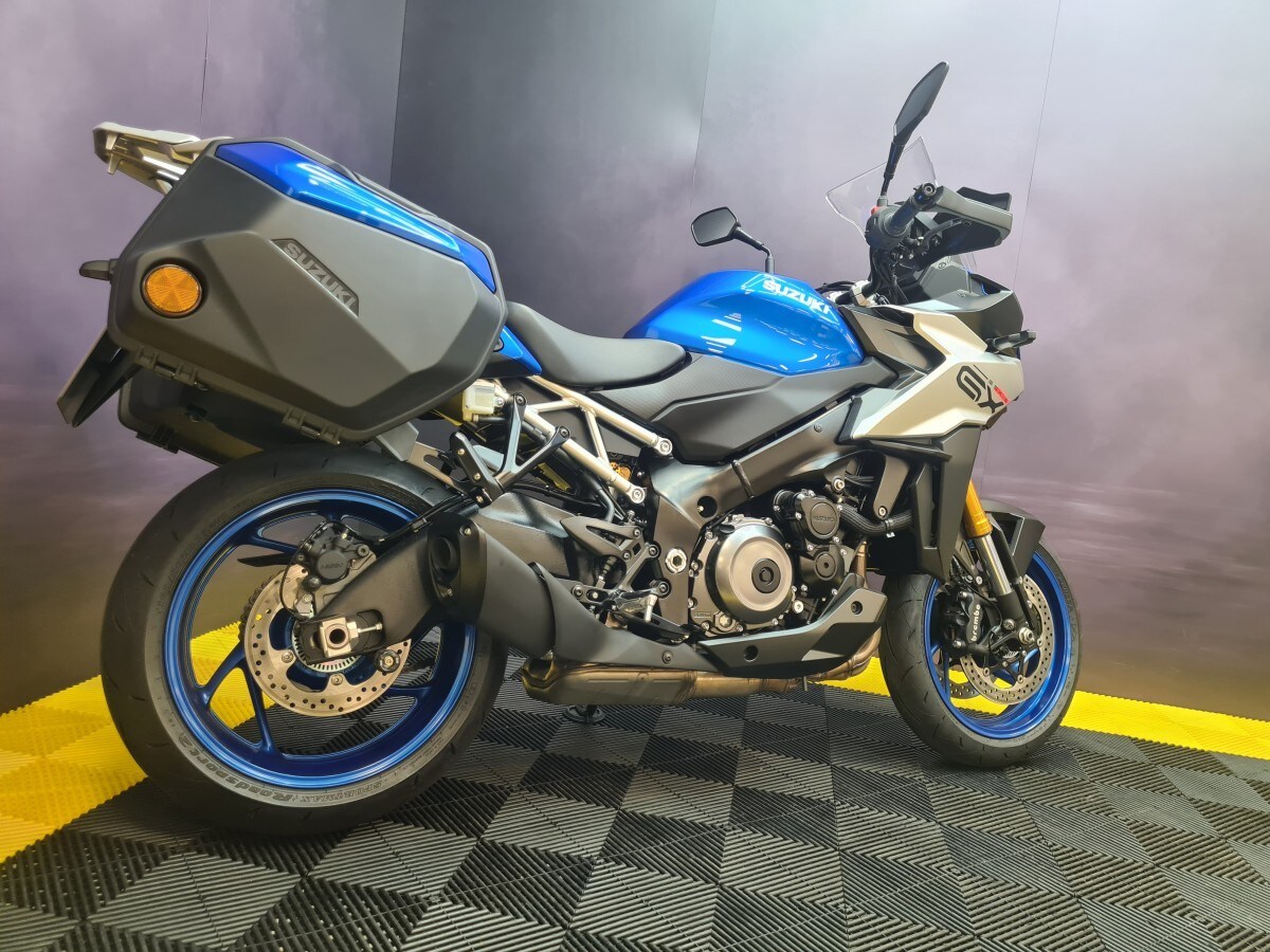 Suzuki GSX-S1000GX+