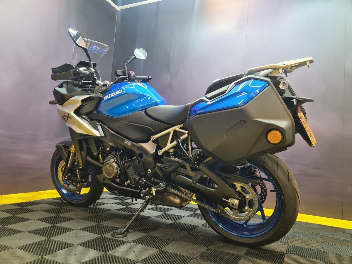 Suzuki GSX-S1000GX+