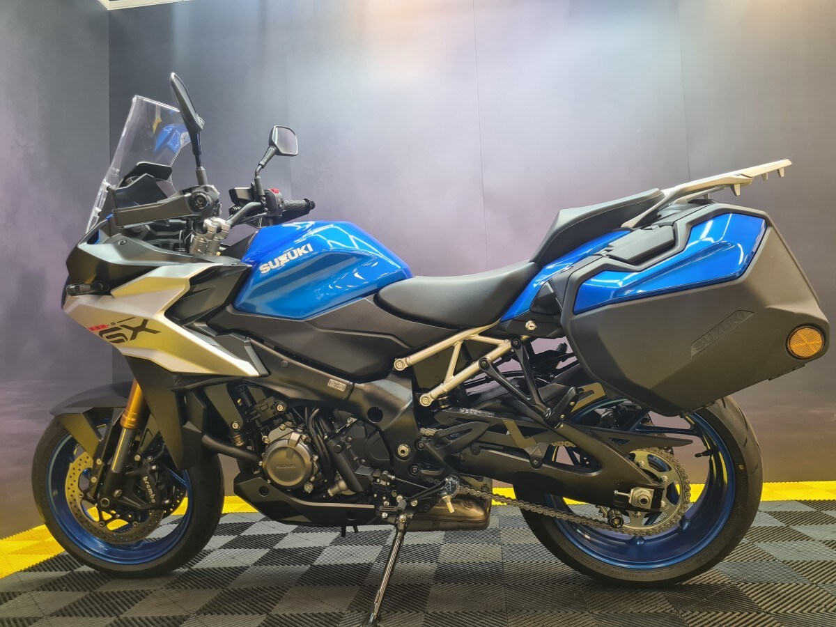 Suzuki GSX-S1000GX+