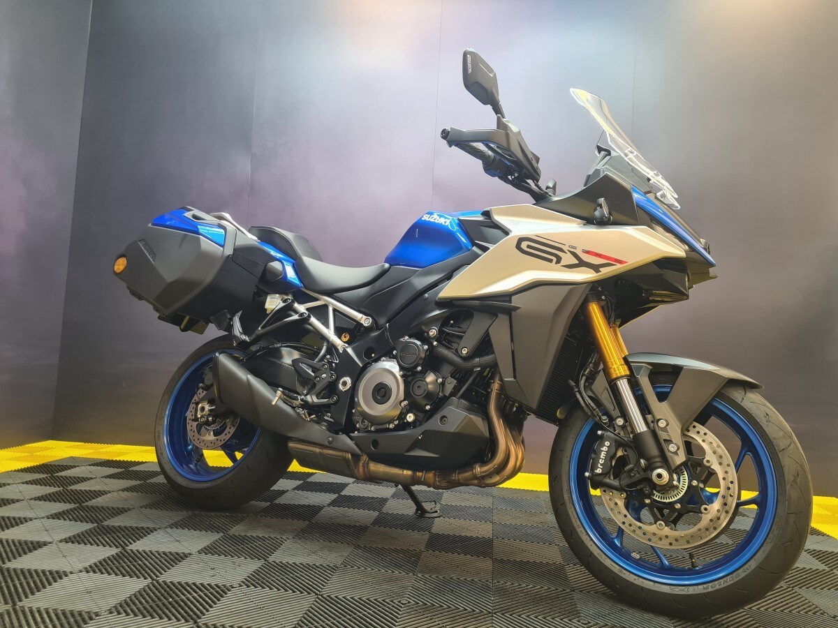 Suzuki GSX-S1000GX+