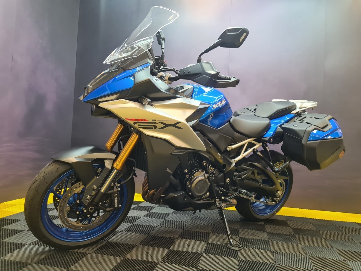 Suzuki GSX-S1000GX+