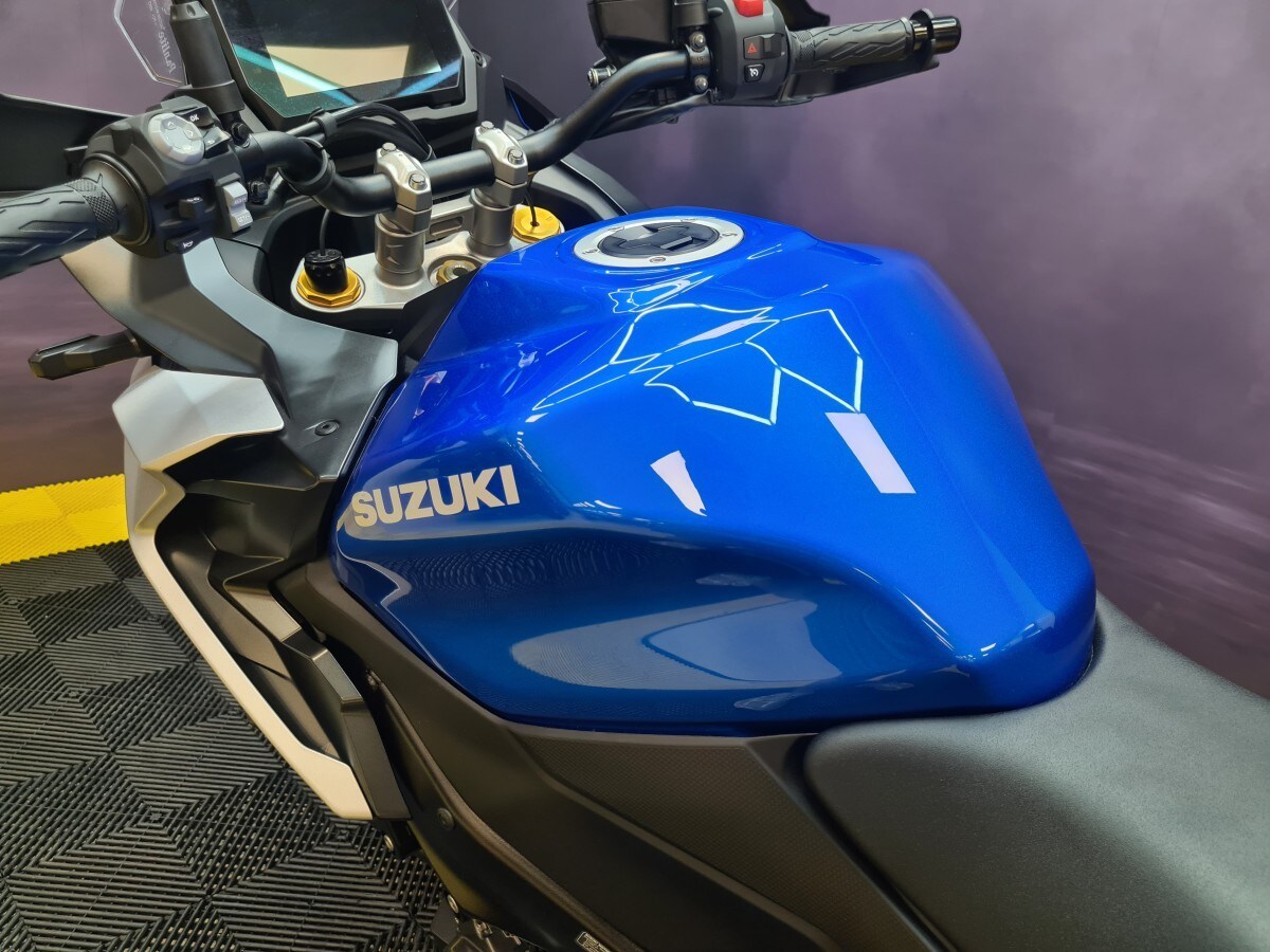 Suzuki GSX-S1000GX+