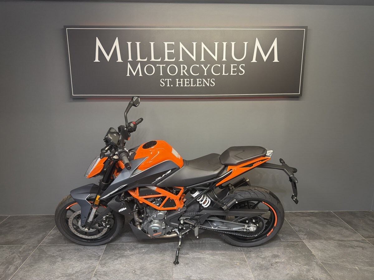 KTM 2023 390 DUKE..FOC QUICK SHIFTER & FINANCE FROM 3.