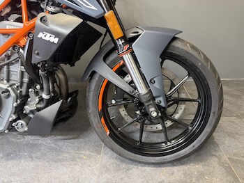 Used KTM 2023 390 DUKE..FOC QUICK SHIFTER & FINANCE FROM 3. undefined for sale - bike-77867609: Photo