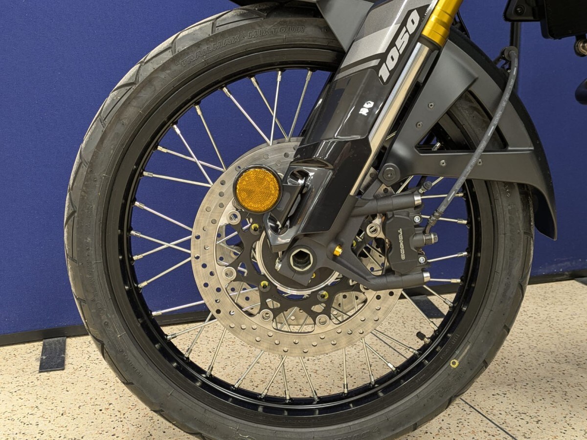 Suzuki DL 1050 RJ M3 V-STROM DE