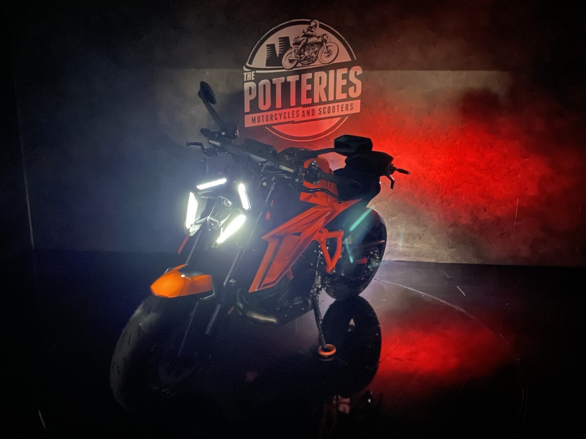 KTM 1390 Super Duke R EVO