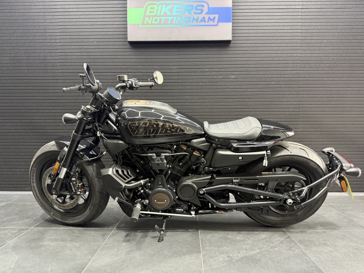 Harley-Davidson SPORTSTER S 22