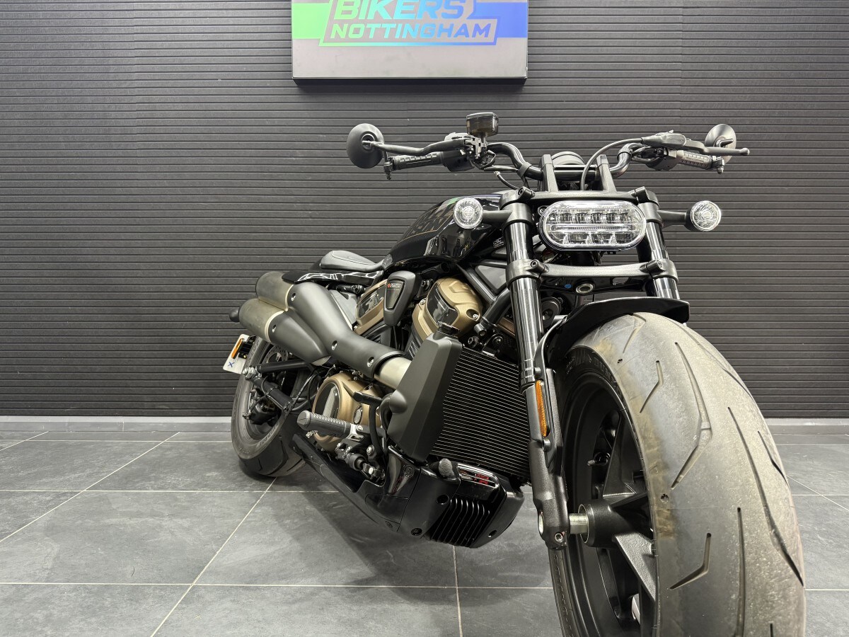 Harley-Davidson SPORTSTER S 22