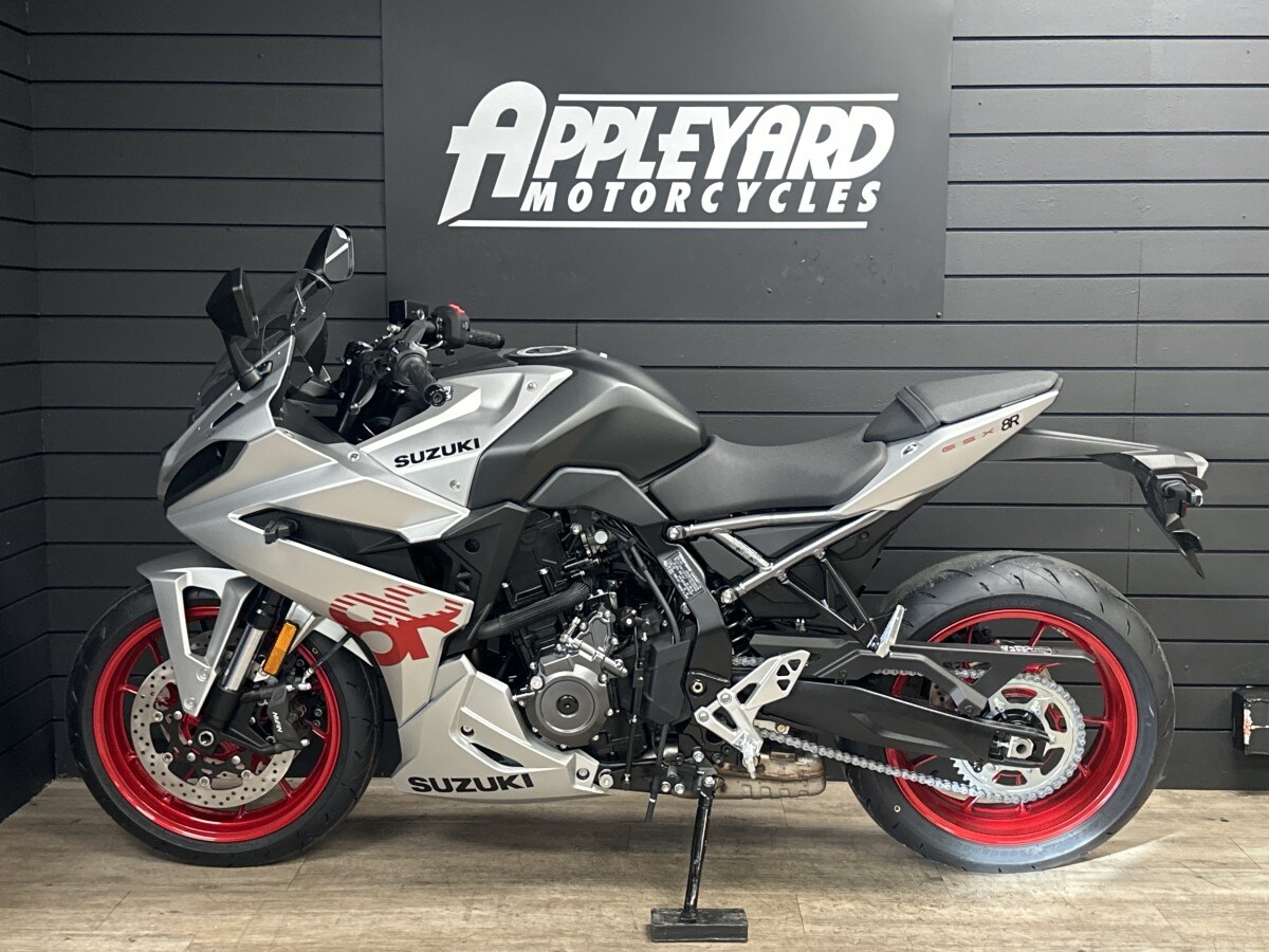 Suzuki GSX-8R