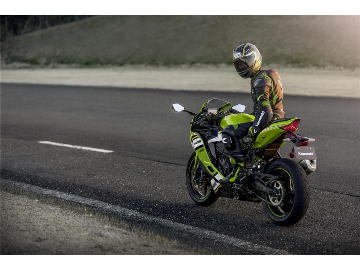 Kawasaki ZX-4RR ZX400SSFAN GN1