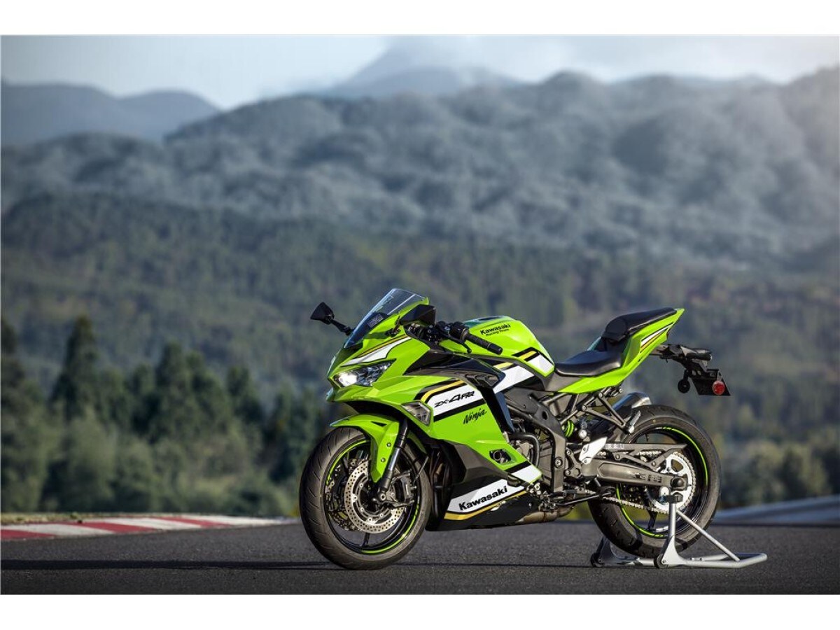 Kawasaki ZX-4RR ZX400SSFAN GN1