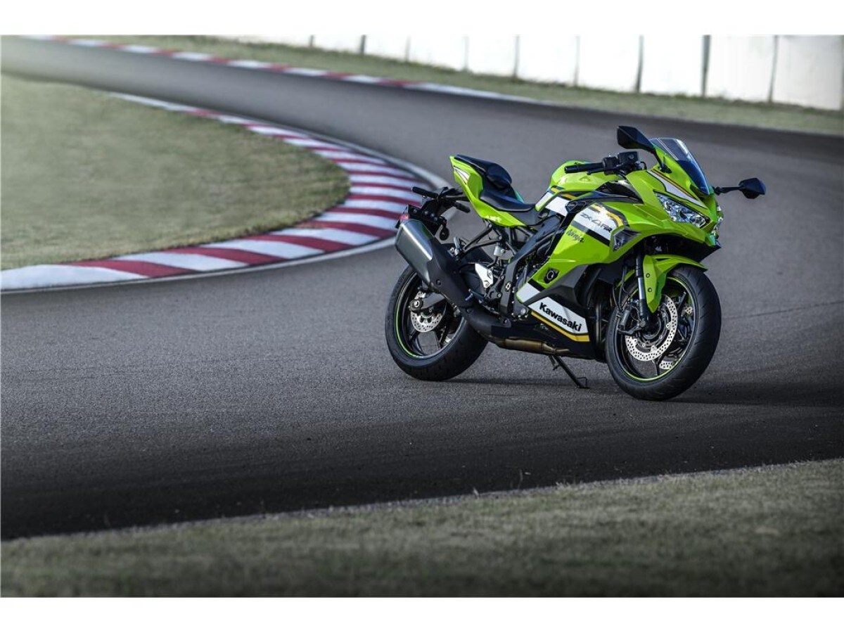 Kawasaki ZX-4RR ZX400SSFAN GN1