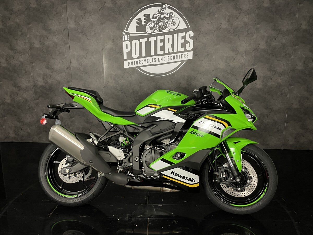 Kawasaki ZX-4RR ZX400SSFAN GN1