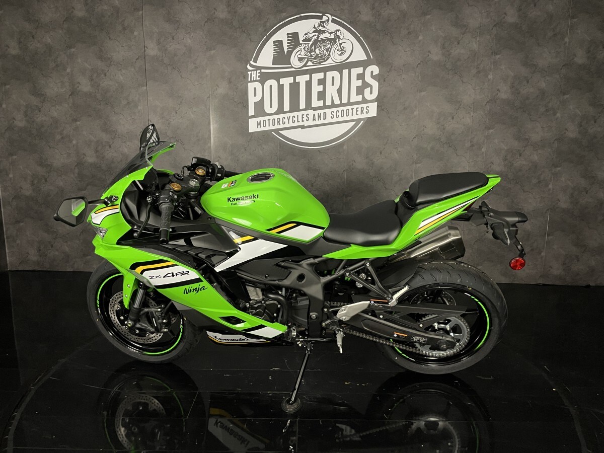 Kawasaki ZX-4RR ZX400SSFAN GN1