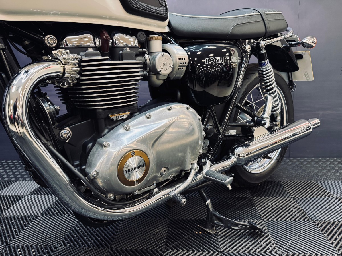 Triumph BONNEVILLE T120