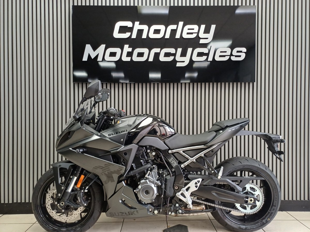 Suzuki GSX-8R