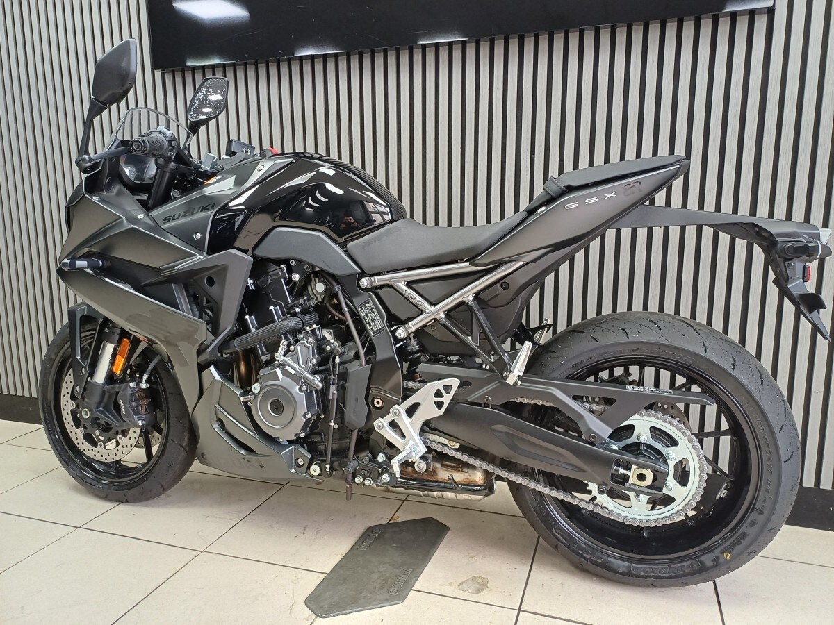 Suzuki GSX-8R
