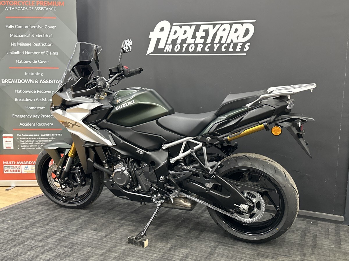 Suzuki GSX-S1000 GX +