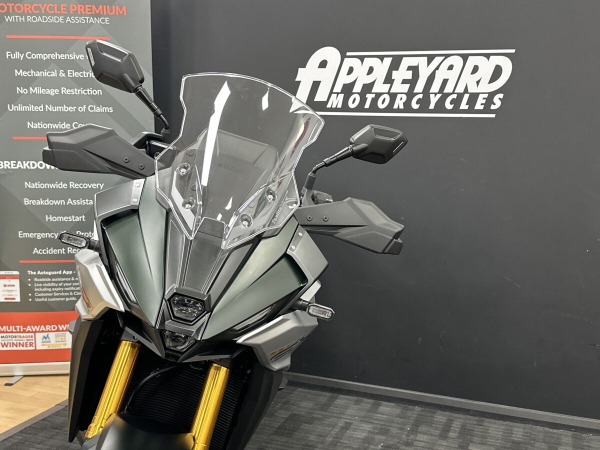 Suzuki GSX-S1000 GX +