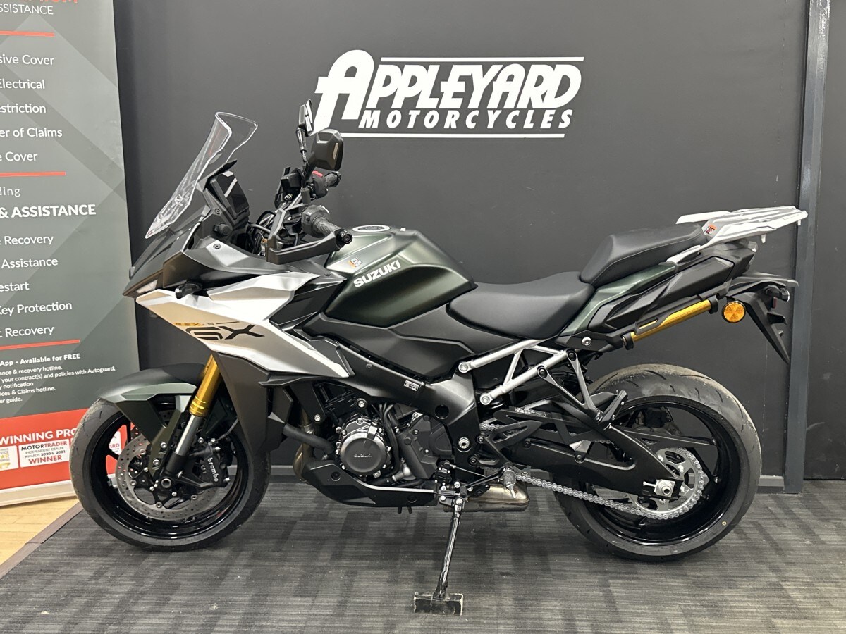 Suzuki GSX-S1000 GX +