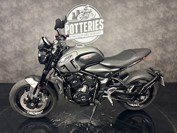 Used Triumph TRIDENT 2021 for sale - bike-78229437: Photo