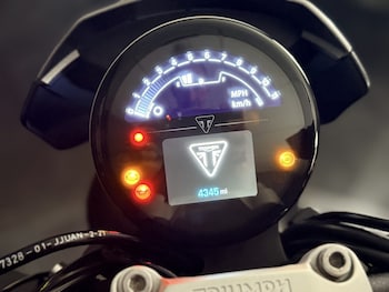 Used Triumph TRIDENT 2021 for sale - bike-78229437: Photo