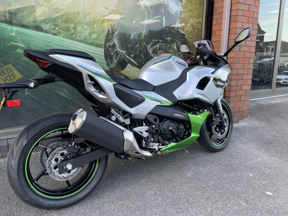 Kawasaki Ninja 7 Hybrid