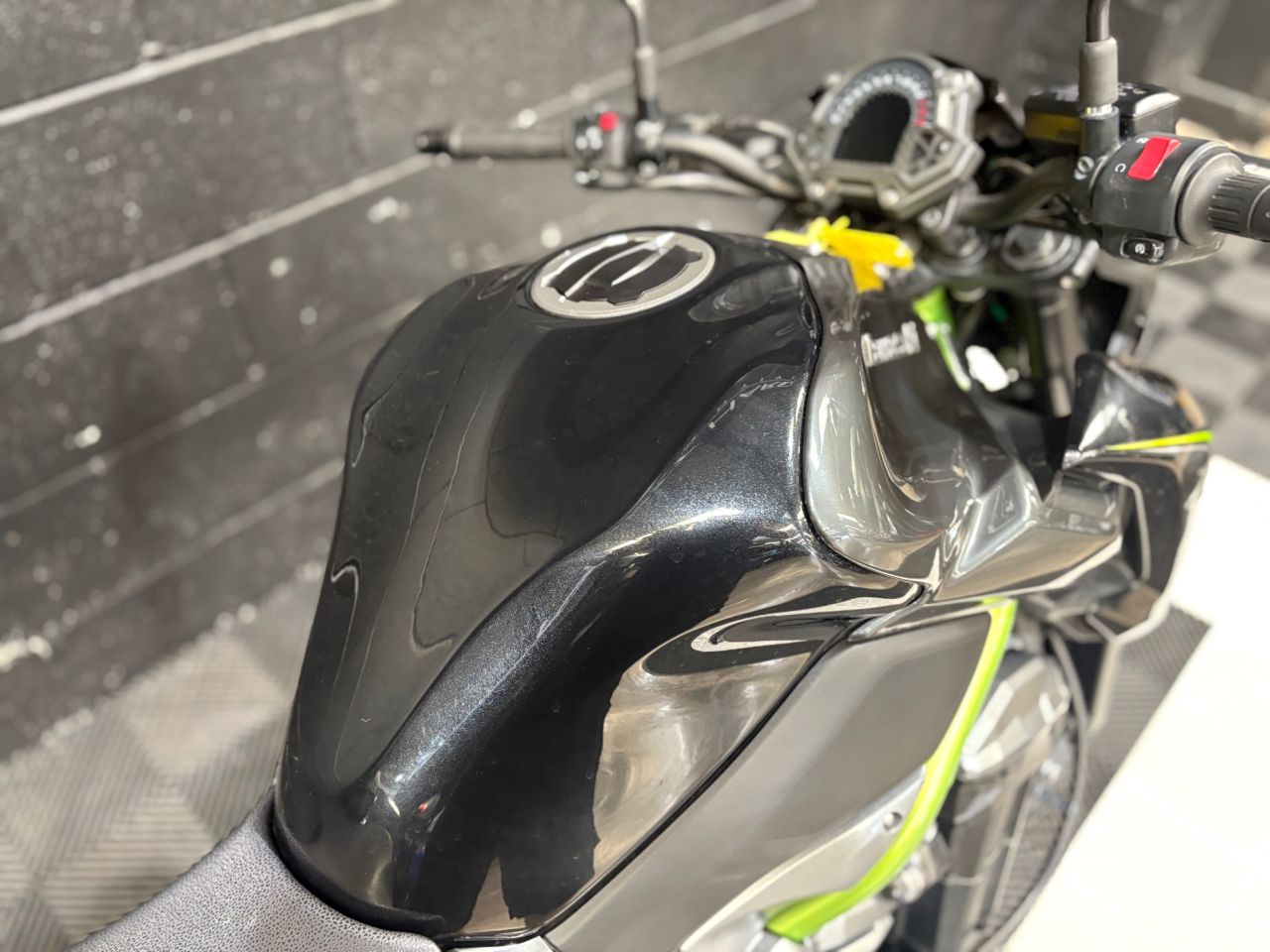 Used Kawasaki ZR900 for sale - 78435709: Photo 9