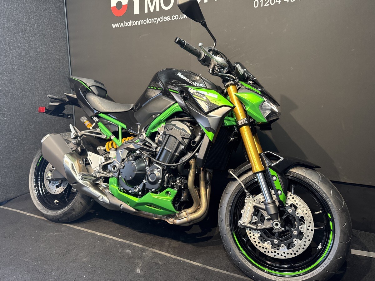 Kawasaki Z900 SE ZR900MRFNN BK2