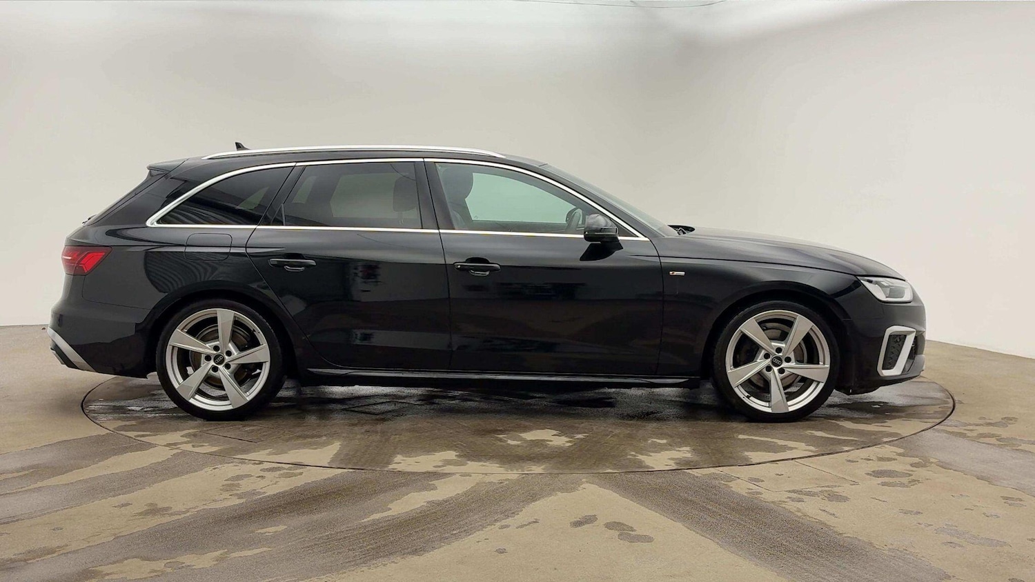 Used Audi A4 2022 for sale - 77016823: Photo 4