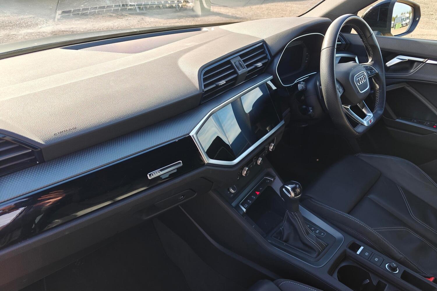 Used Audi Q3 2022 for sale - 76511842: Photo 2